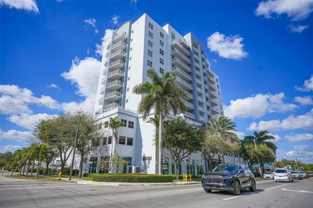 En Venta: $425,000 (2 camas, 2 baños, 901 Pies cuadrados)
