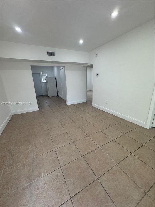 For Rent: $2,295 (2 beds, 2 baths, 806 Square Feet)