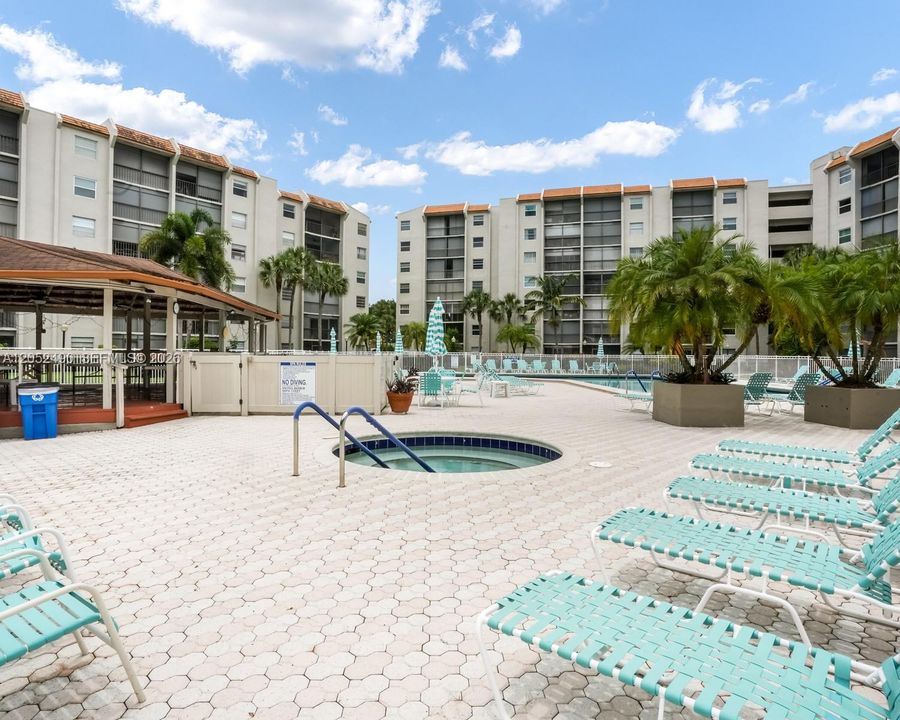 For Sale: $135,000 (2 beds, 2 baths, 1260 Square Feet)