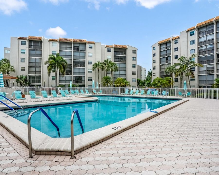 For Sale: $135,000 (2 beds, 2 baths, 1260 Square Feet)