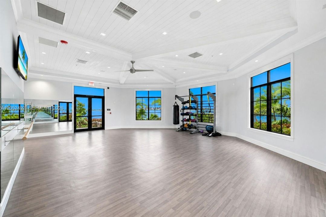 Active With Contract: $1,725,000 (4 beds, 4 baths, 4065 Square Feet)
