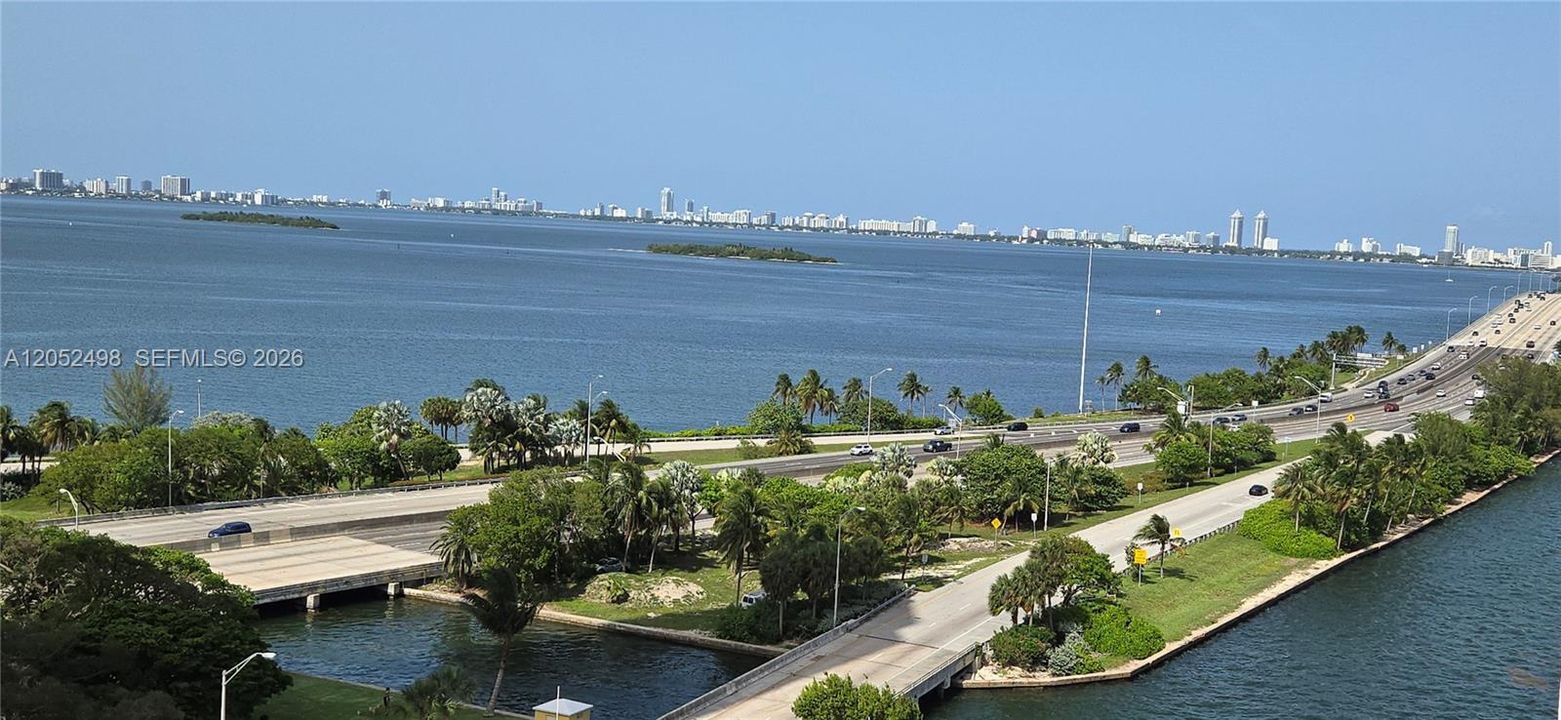 For Rent: $2,600 (1 beds, 2 baths, 768 Square Feet)