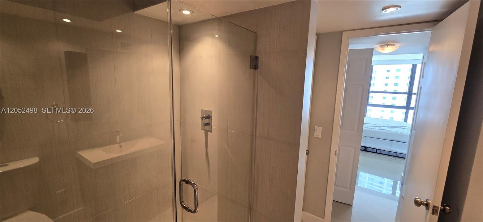For Rent: $2,600 (1 beds, 2 baths, 768 Square Feet)