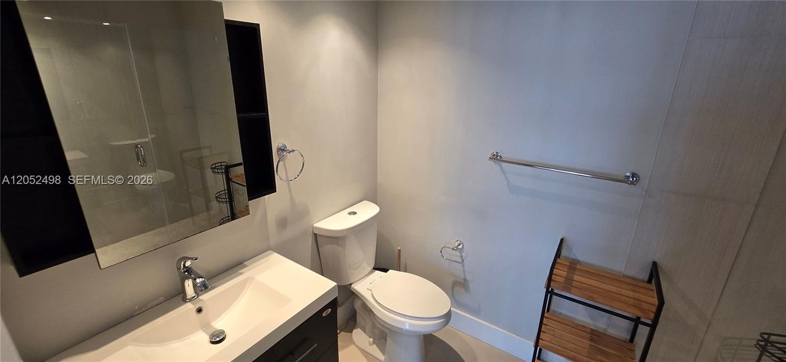 For Rent: $2,600 (1 beds, 2 baths, 768 Square Feet)