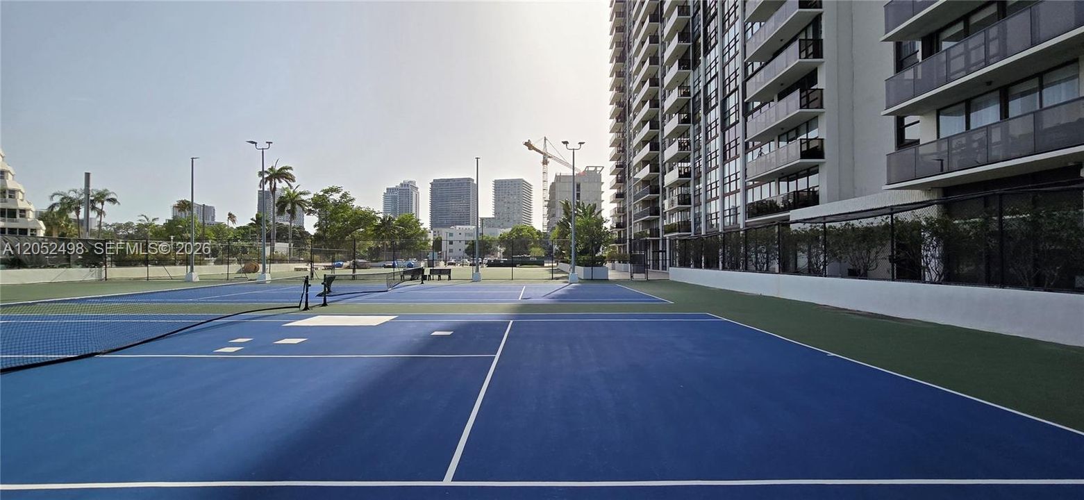 For Rent: $2,600 (1 beds, 2 baths, 768 Square Feet)