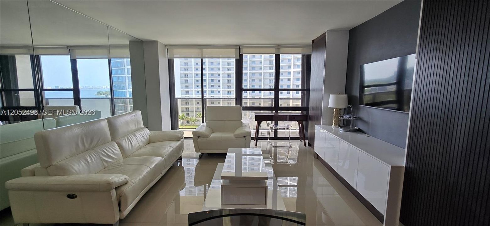 For Rent: $2,600 (1 beds, 2 baths, 768 Square Feet)