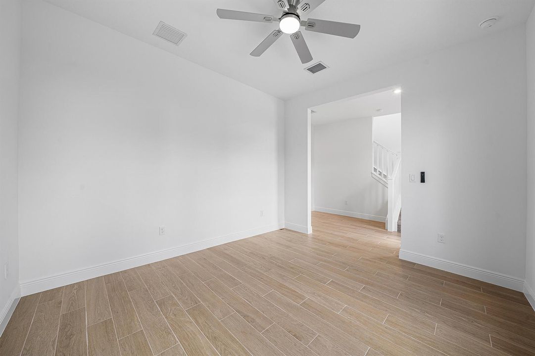 008-920SouthwestNewfieldAvenue-PalmCity-