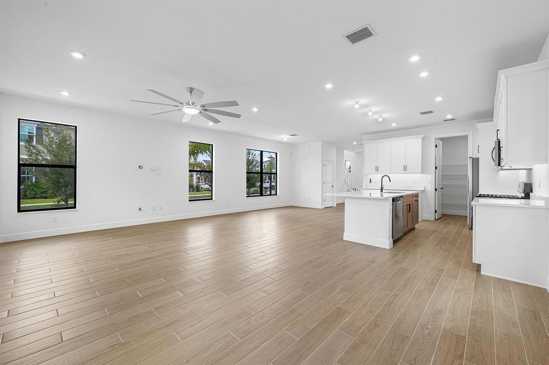 011-920SouthwestNewfieldAvenue-PalmCity-