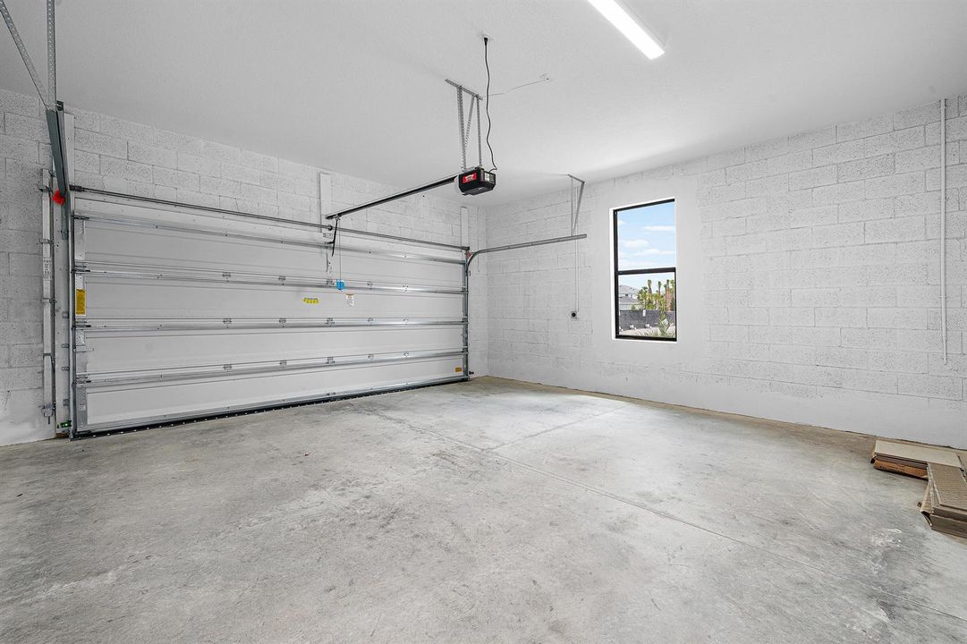 039-920SouthwestNewfieldAvenue-PalmCity-