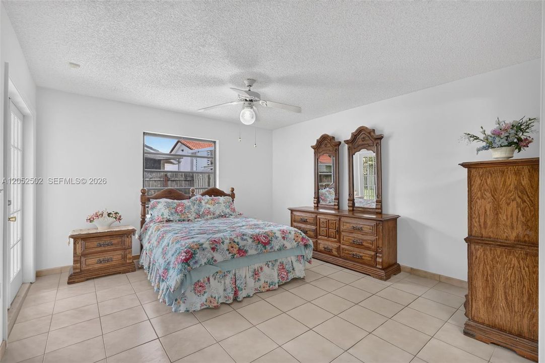 For Sale: $640,000 (3 beds, 2 baths, 1536 Square Feet)