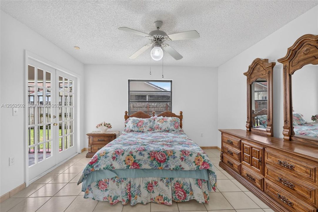 For Sale: $640,000 (3 beds, 2 baths, 1536 Square Feet)