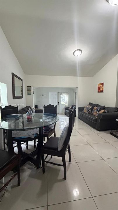 For Sale: $475,000 (3 beds, 2 baths, 1192 Square Feet)