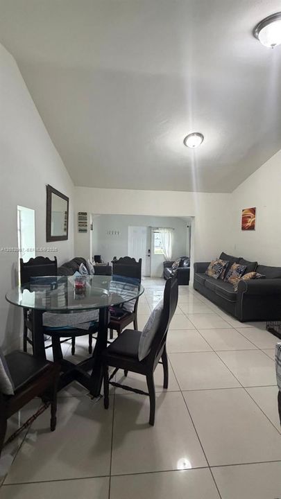 For Sale: $475,000 (3 beds, 2 baths, 1192 Square Feet)