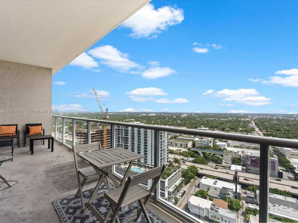 For Rent: $3,750 (1 beds, 1 baths, 735 Square Feet)