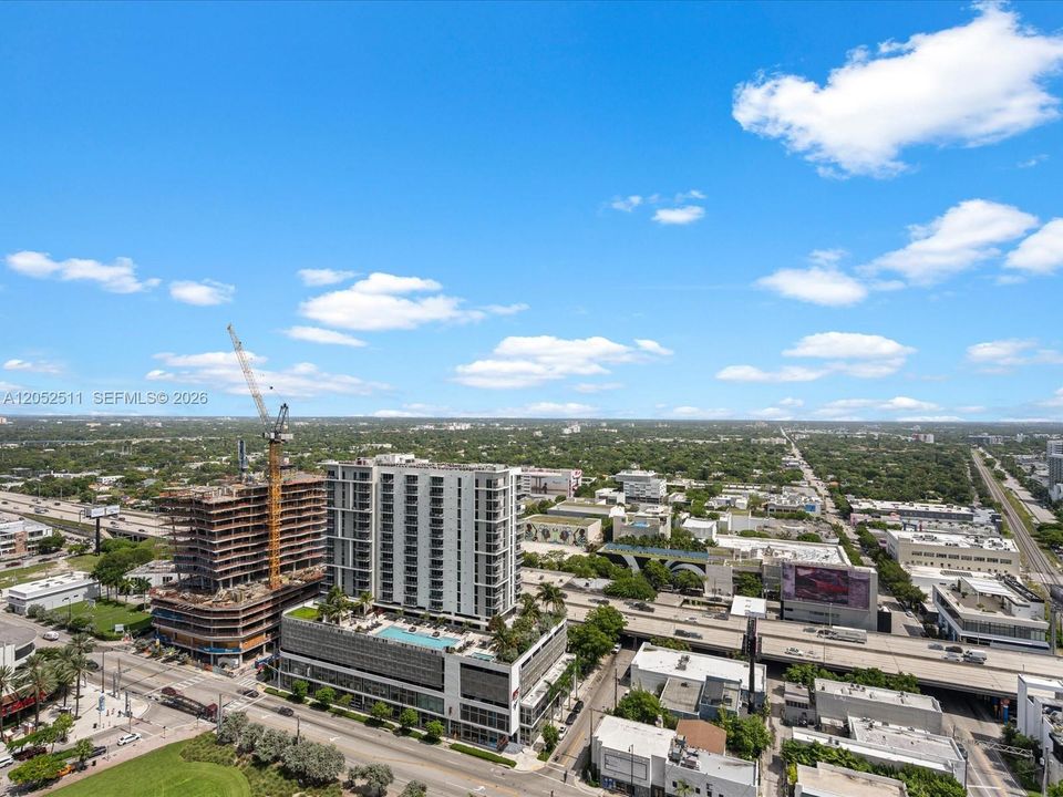 For Rent: $3,750 (1 beds, 1 baths, 735 Square Feet)