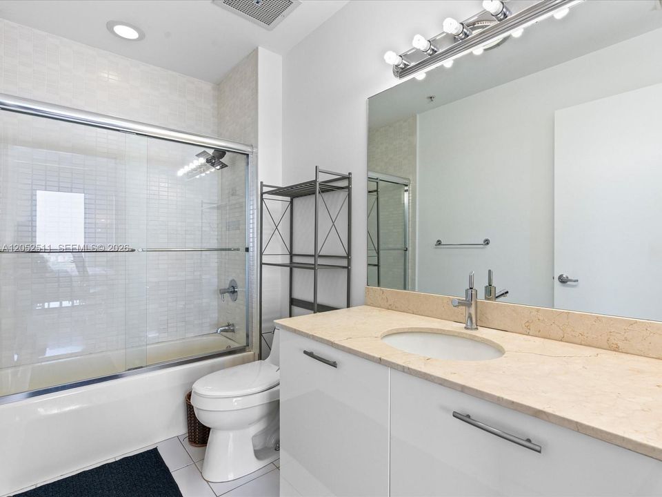 For Rent: $3,750 (1 beds, 1 baths, 735 Square Feet)