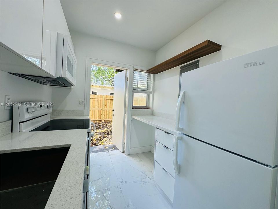 For Rent: $1,700 (1 beds, 1 baths, 550 Square Feet)