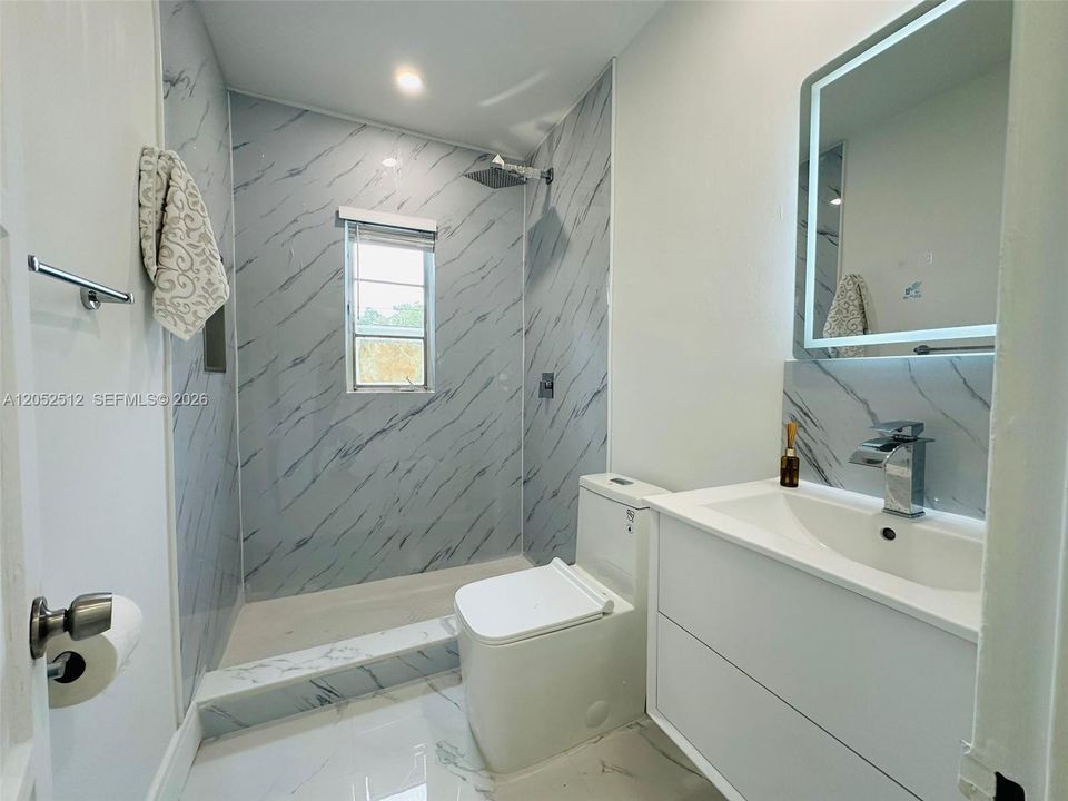 For Rent: $1,700 (1 beds, 1 baths, 550 Square Feet)