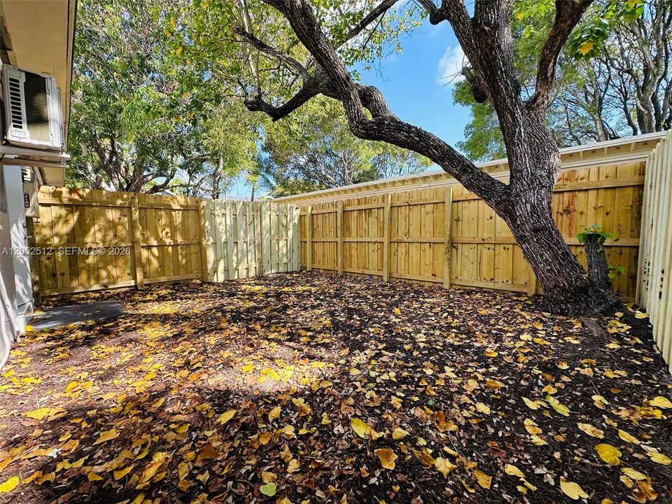 For Rent: $1,700 (1 beds, 1 baths, 550 Square Feet)