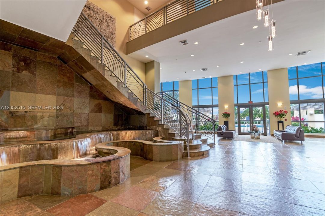 For Sale: $272,000 (1 beds, 1 baths, 915 Square Feet)
