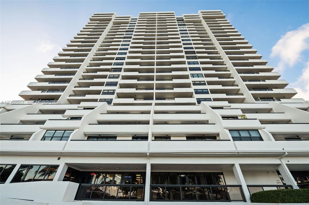 На продажу: $699,000 (2 спален, 2 ванн, 1005 Квадратных фут)