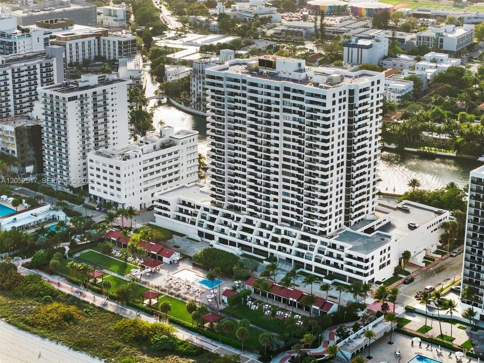 На продажу: $699,000 (2 спален, 2 ванн, 1005 Квадратных фут)