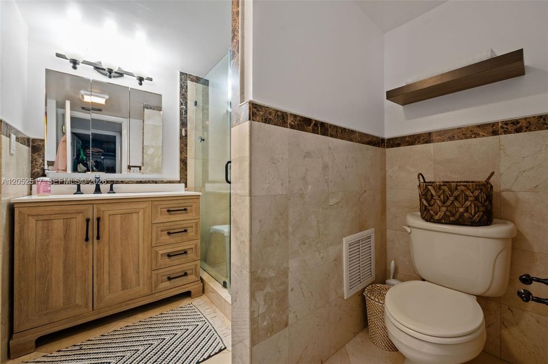 На продажу: $699,000 (2 спален, 2 ванн, 1005 Квадратных фут)