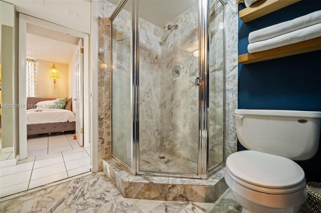На продажу: $699,000 (2 спален, 2 ванн, 1005 Квадратных фут)