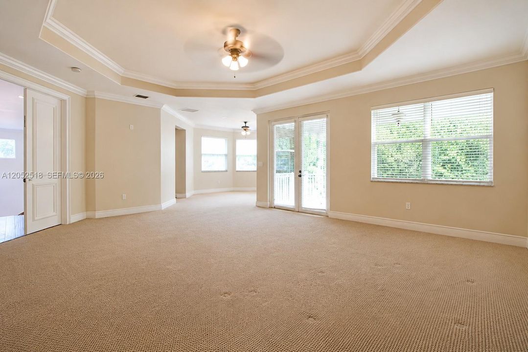 В аренду: $5,750 (5 спален, 5 ванн, 5643 Квадратных фут)