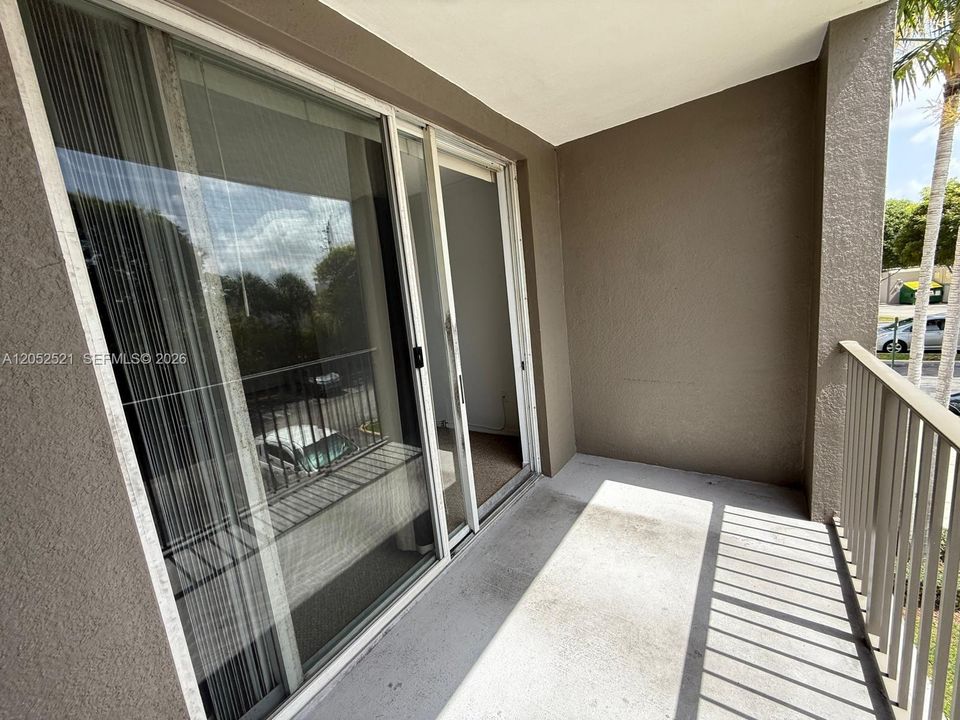 В аренду: $2,650 (2 спален, 2 ванн, 989 Квадратных фут)