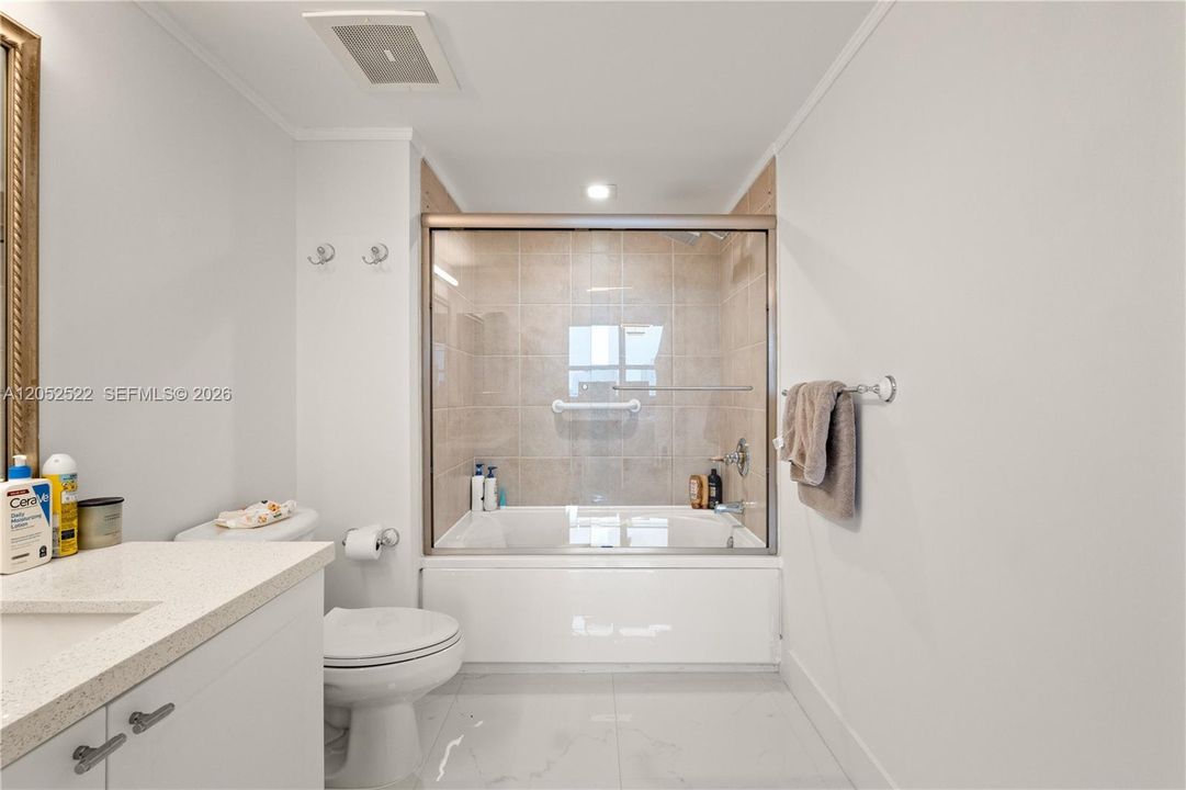 For Rent: $3,325 (2 beds, 2 baths, 1175 Square Feet)
