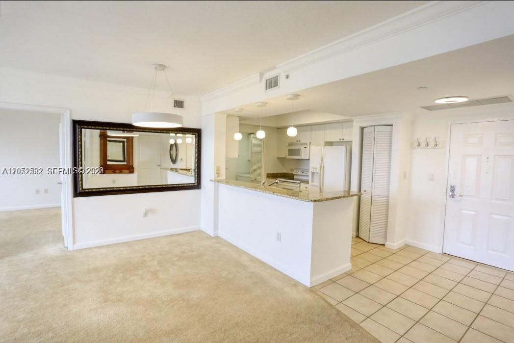 For Rent: $3,325 (2 beds, 2 baths, 1175 Square Feet)