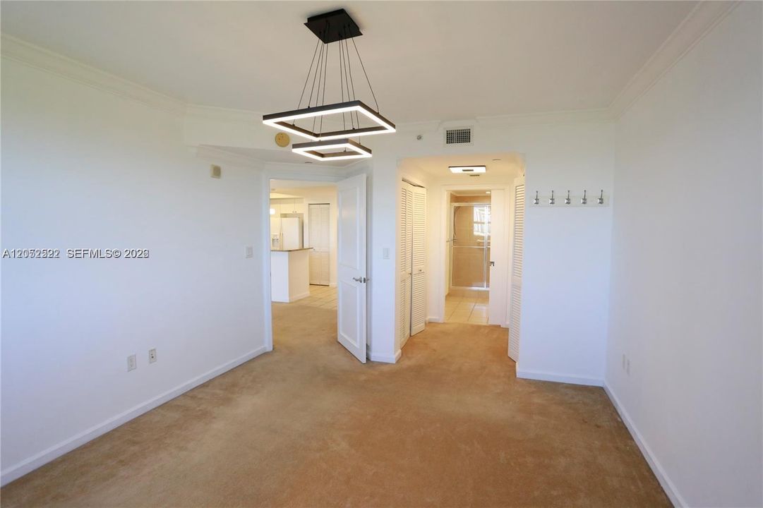 For Rent: $3,325 (2 beds, 2 baths, 1175 Square Feet)