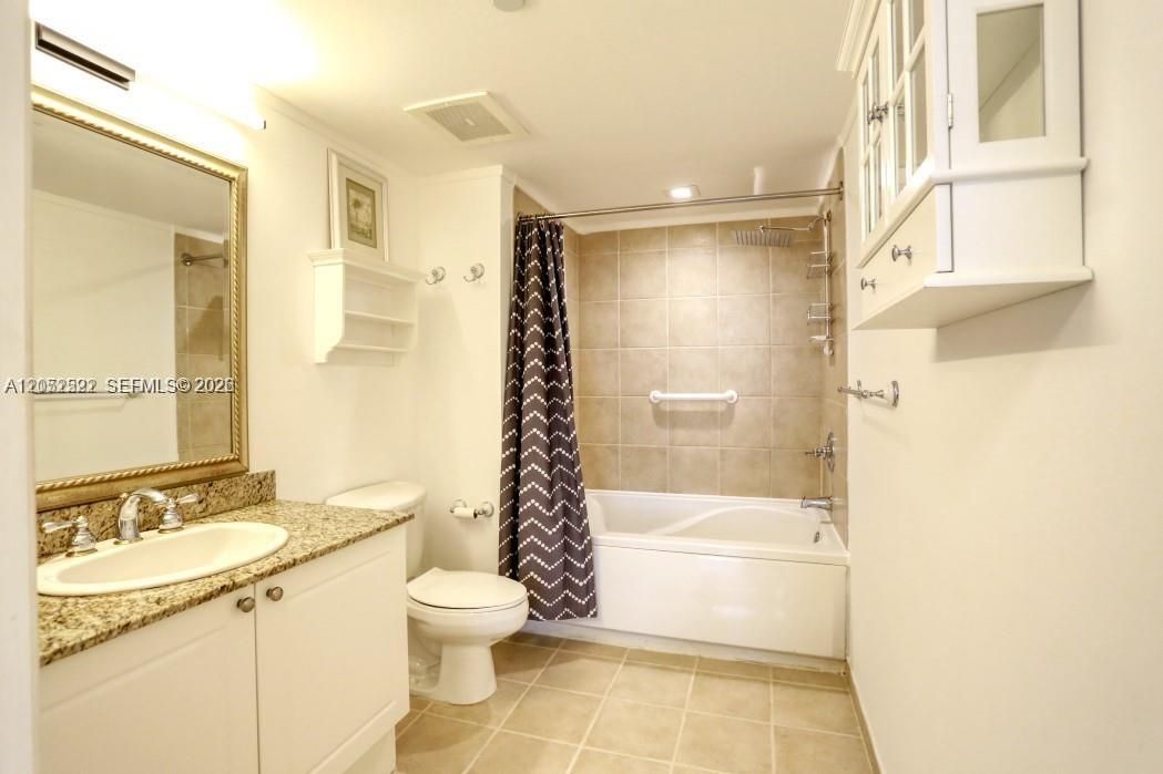 For Rent: $3,325 (2 beds, 2 baths, 1175 Square Feet)