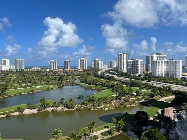 For Rent: $3,325 (2 beds, 2 baths, 1175 Square Feet)