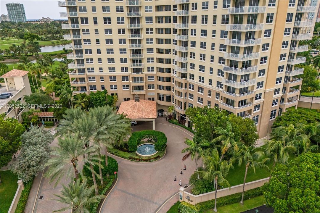 For Rent: $3,325 (2 beds, 2 baths, 1175 Square Feet)