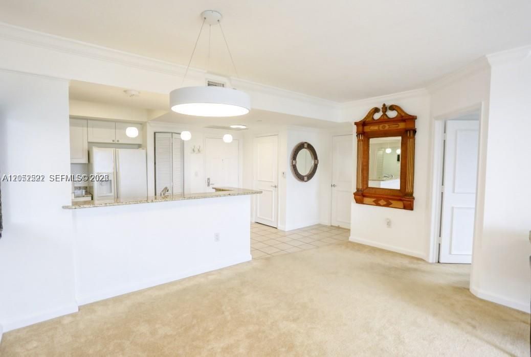 For Rent: $3,325 (2 beds, 2 baths, 1175 Square Feet)