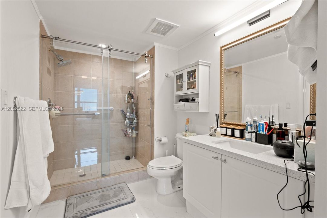 For Rent: $3,325 (2 beds, 2 baths, 1175 Square Feet)
