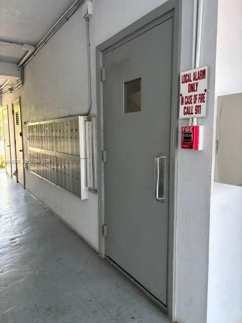 For Sale: $165,000 (1 beds, 1 baths, 755 Square Feet)