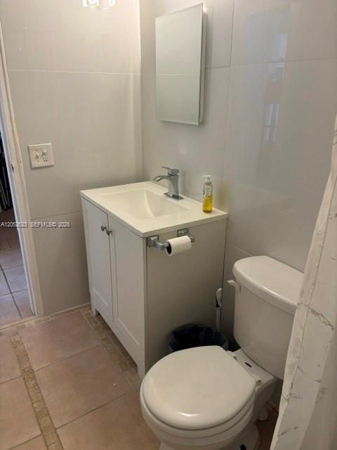 For Sale: $165,000 (1 beds, 1 baths, 755 Square Feet)
