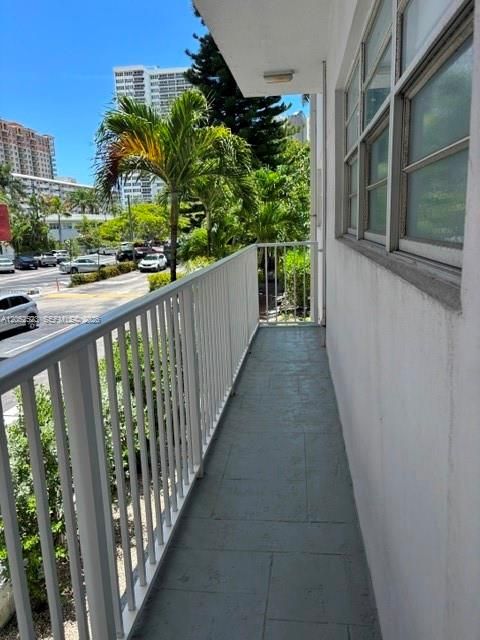 For Sale: $165,000 (1 beds, 1 baths, 755 Square Feet)