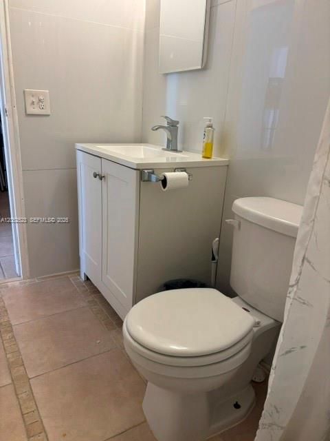 For Sale: $165,000 (1 beds, 1 baths, 755 Square Feet)
