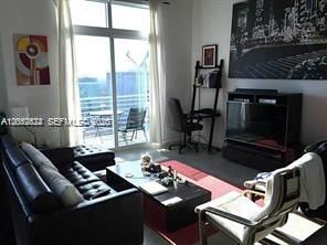 For Rent: $2,400 (1 beds, 1 baths, 685 Square Feet)