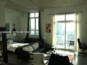 For Rent: $2,400 (1 beds, 1 baths, 685 Square Feet)