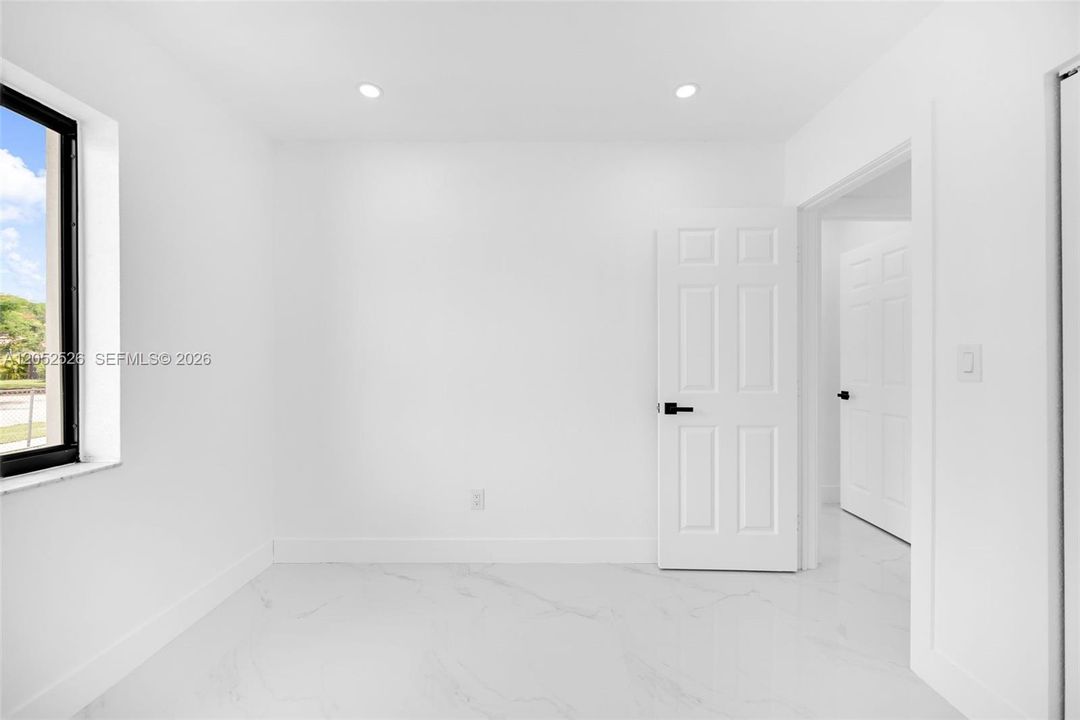 En Venta: $675,000 (3 camas, 2 baños, 1398 Pies cuadrados)