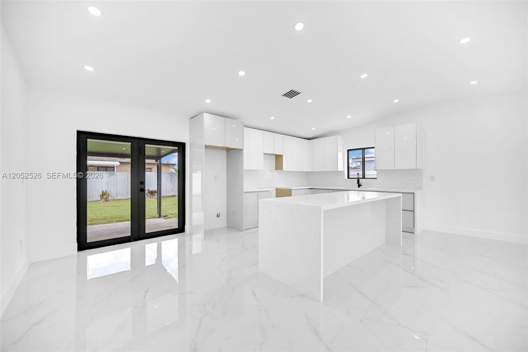 En Venta: $675,000 (3 camas, 2 baños, 1398 Pies cuadrados)