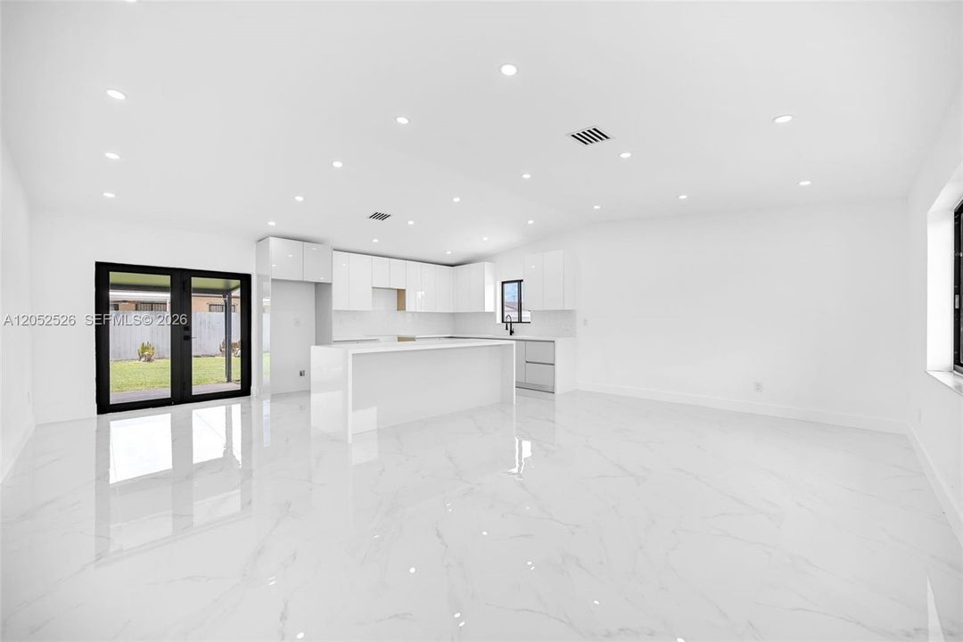 En Venta: $675,000 (3 camas, 2 baños, 1398 Pies cuadrados)