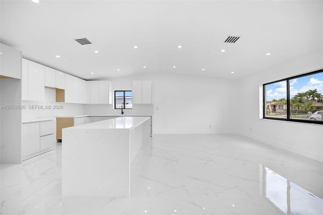 En Venta: $675,000 (3 camas, 2 baños, 1398 Pies cuadrados)