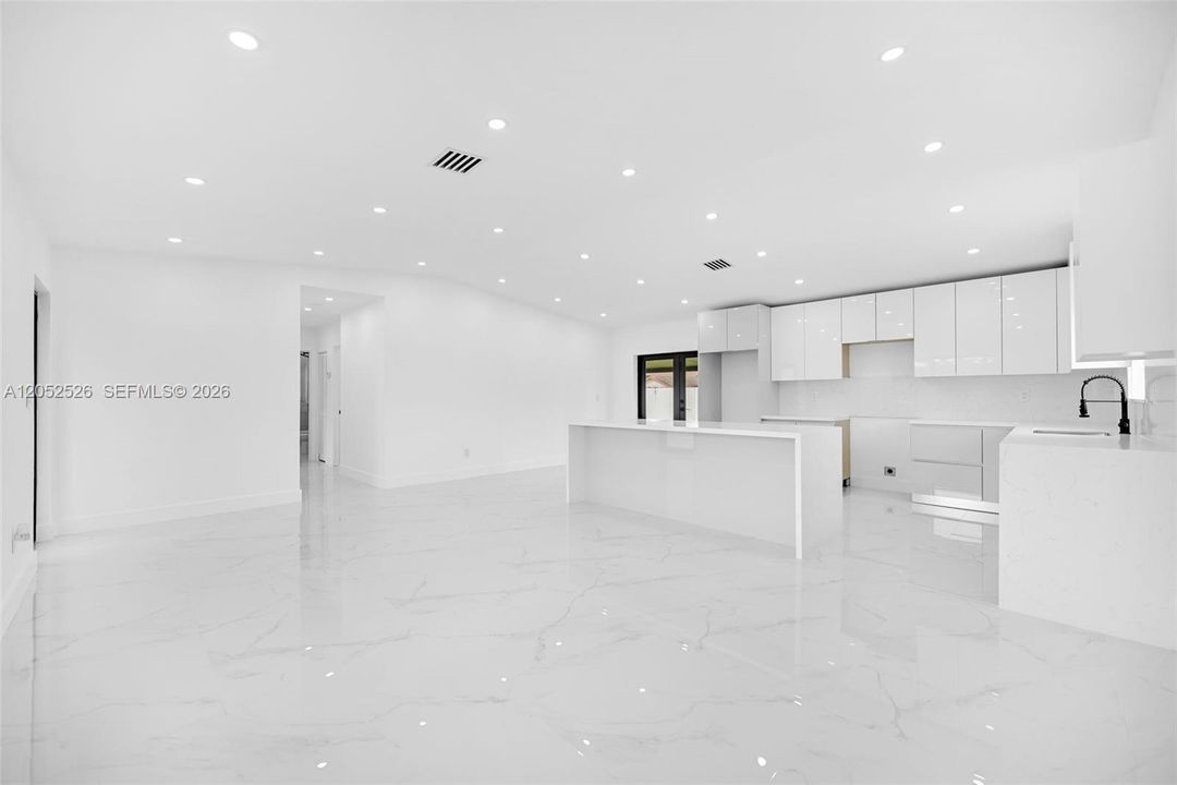 En Venta: $675,000 (3 camas, 2 baños, 1398 Pies cuadrados)