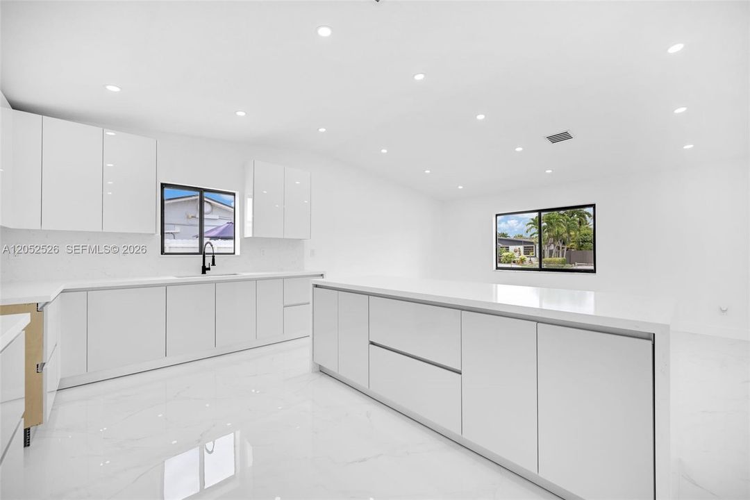 En Venta: $675,000 (3 camas, 2 baños, 1398 Pies cuadrados)